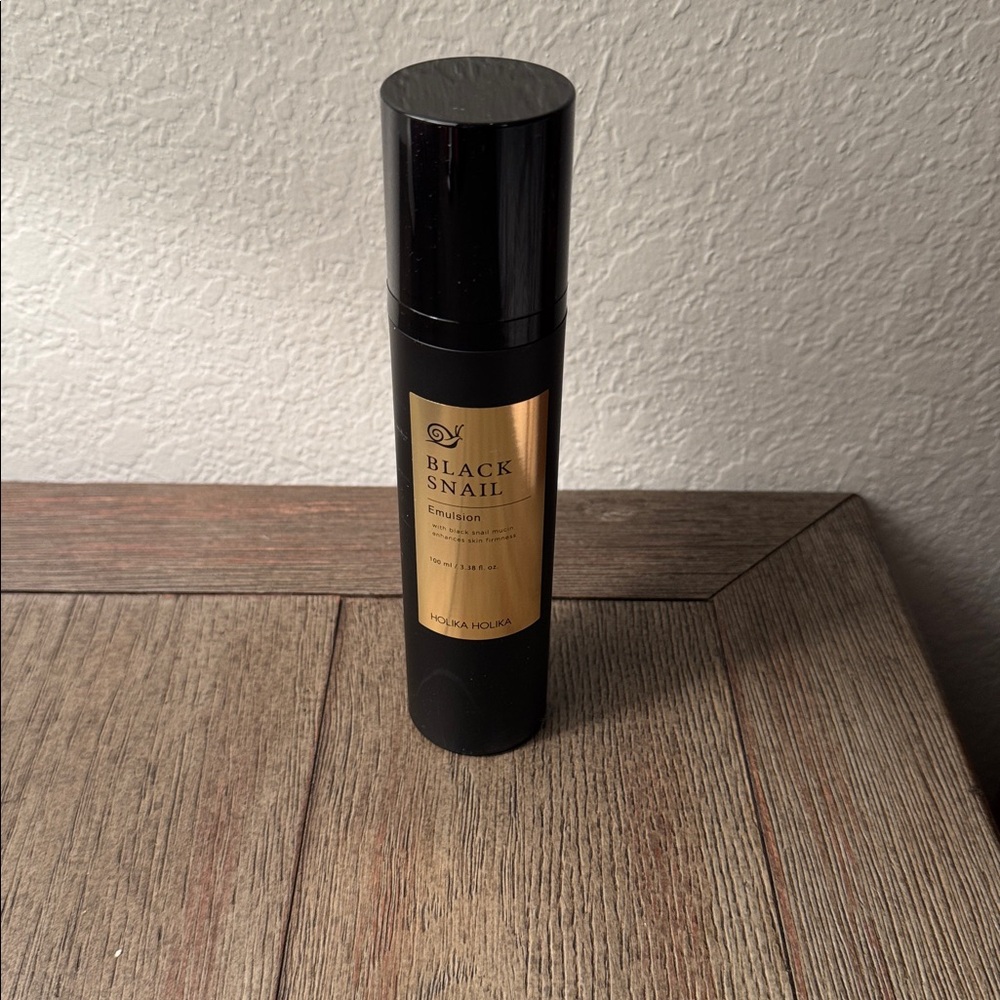 Holika Holika Black Snail Cream and Emulsion Korean Skincare NIP - Picture 4 of 7